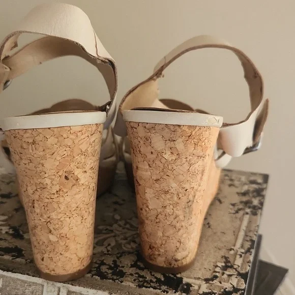 Lucky Brand Women's Cream Wedge Sandals - Picture 3 of 8